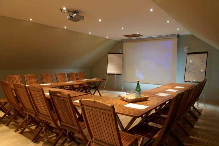 salle video projecteur paperboard seminaire baie de somme scaled